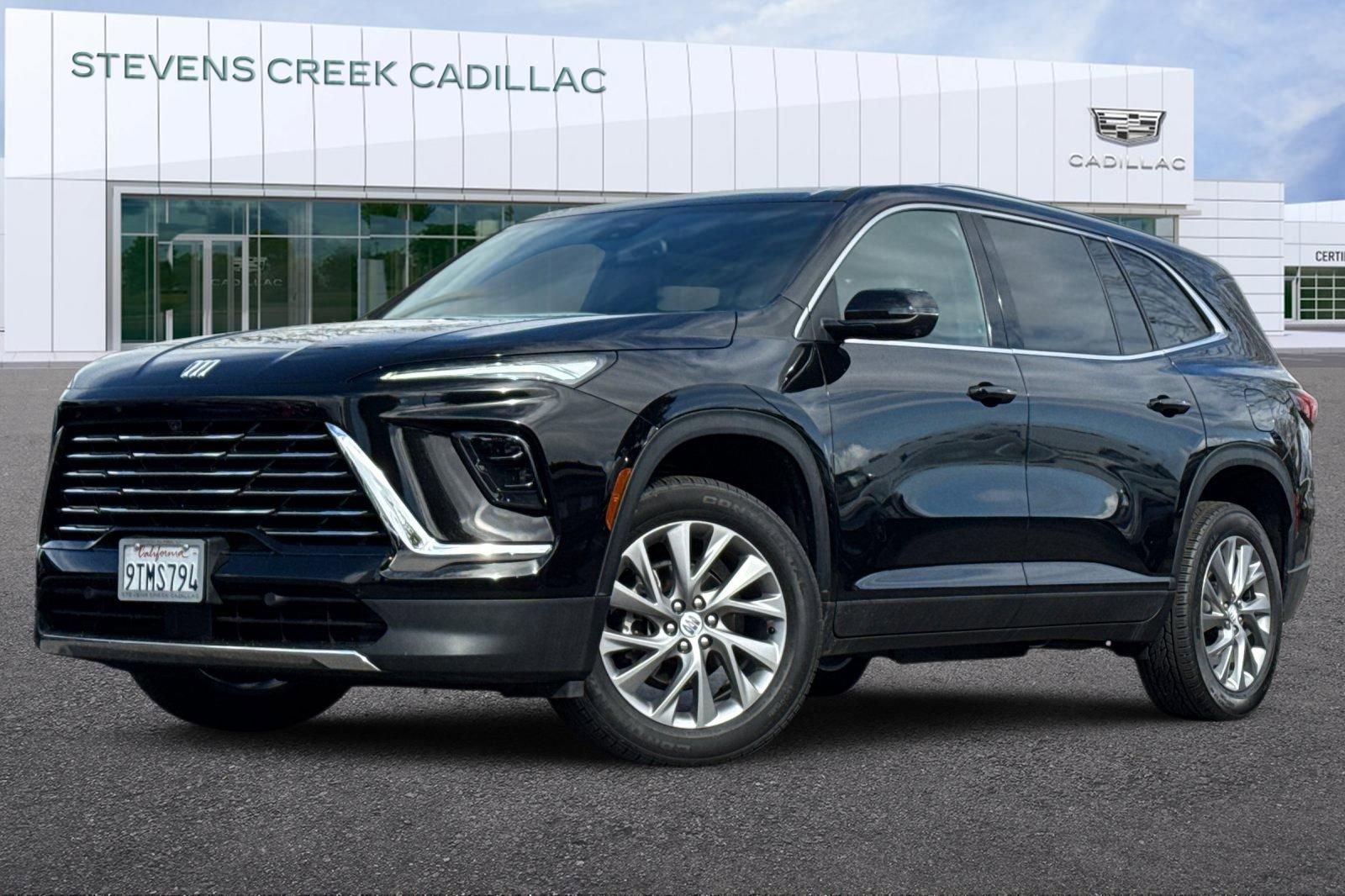 Used 2025 Buick Enclave Preferred FWD image 7