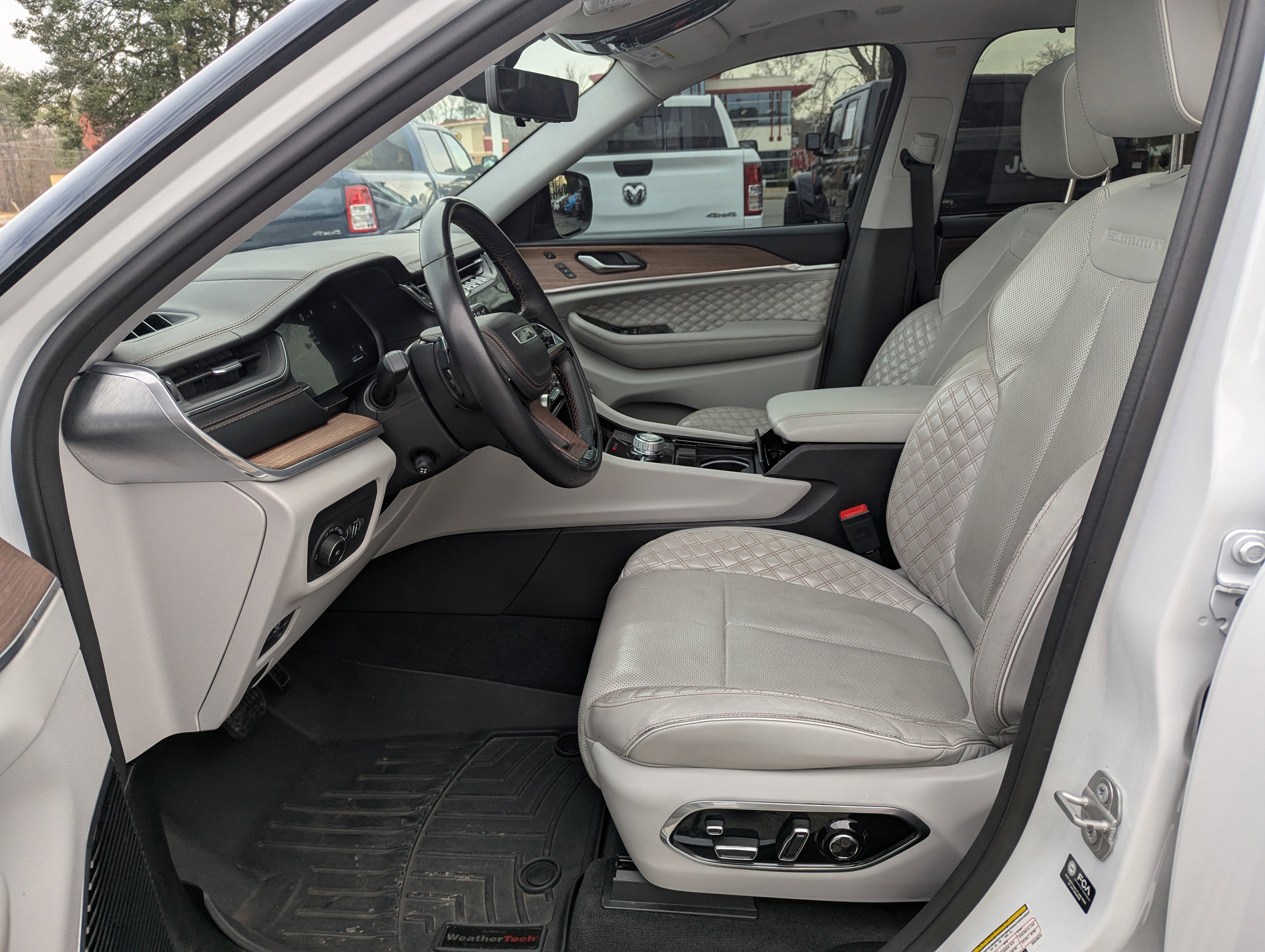 Used 2022 Jeep Grand Cherokee Summit w/ Adv Protech Group IV image 13