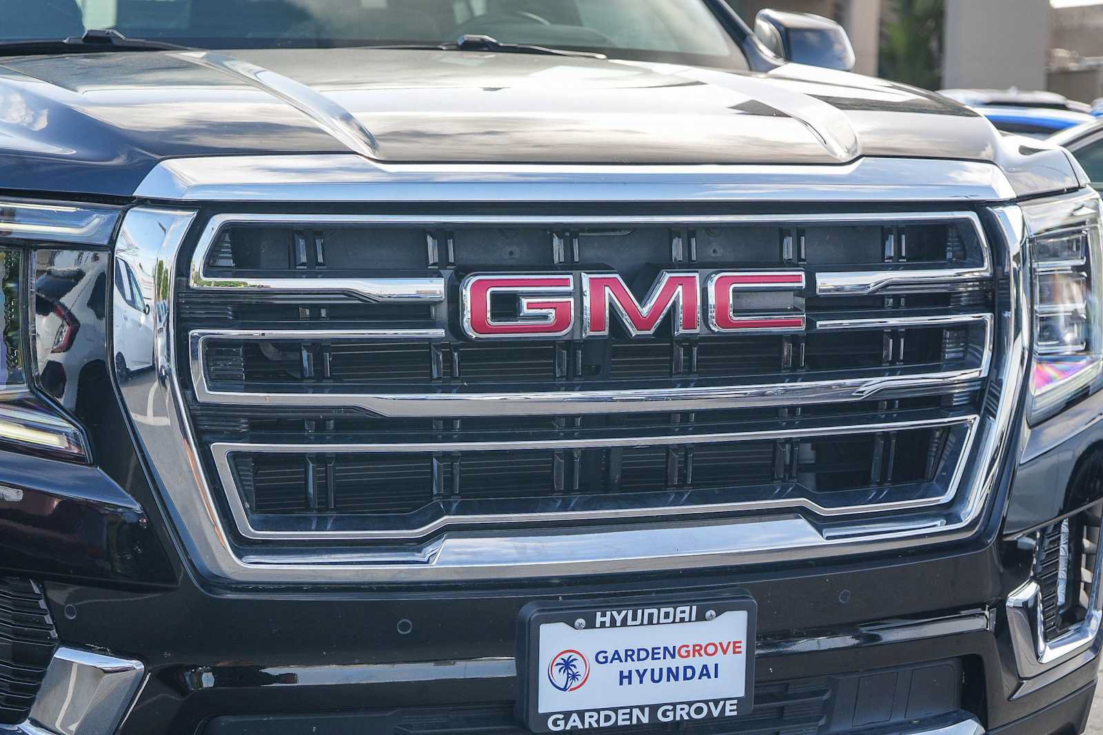 Used 2024 GMC Yukon SLT AWD/4WD image 5