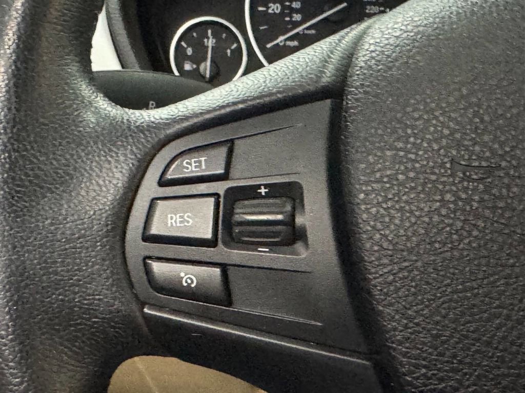 Used 2015 BMW 320i xDrive Sedan image 30