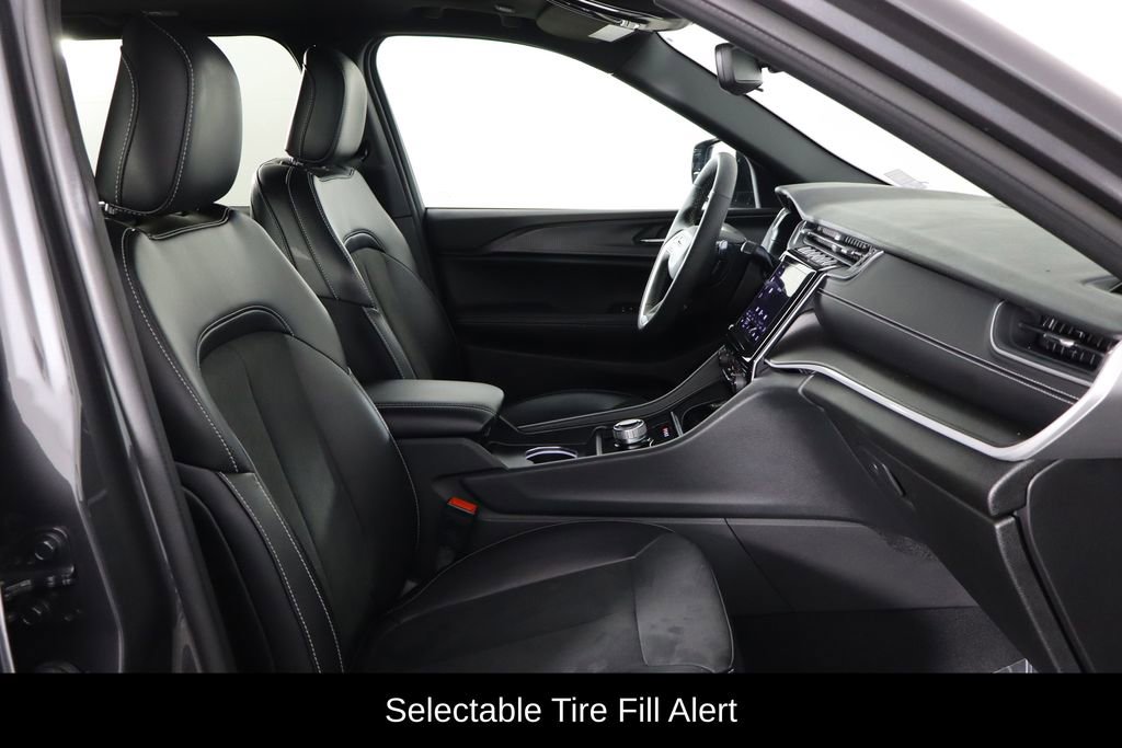 Used 2024 Jeep Grand Cherokee Altitude image 19