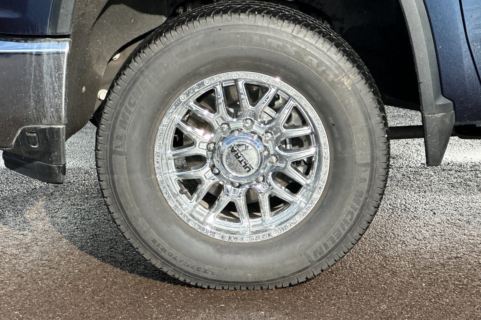 Used 2021 Chevrolet Silverado 2500 LTZ w/ LTZ Convenience Package image 24