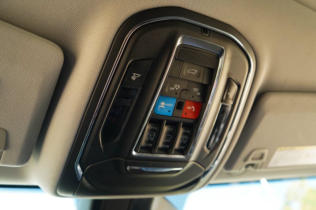 Used 2023 Jeep Grand Cherokee 4WD 4xe image 12