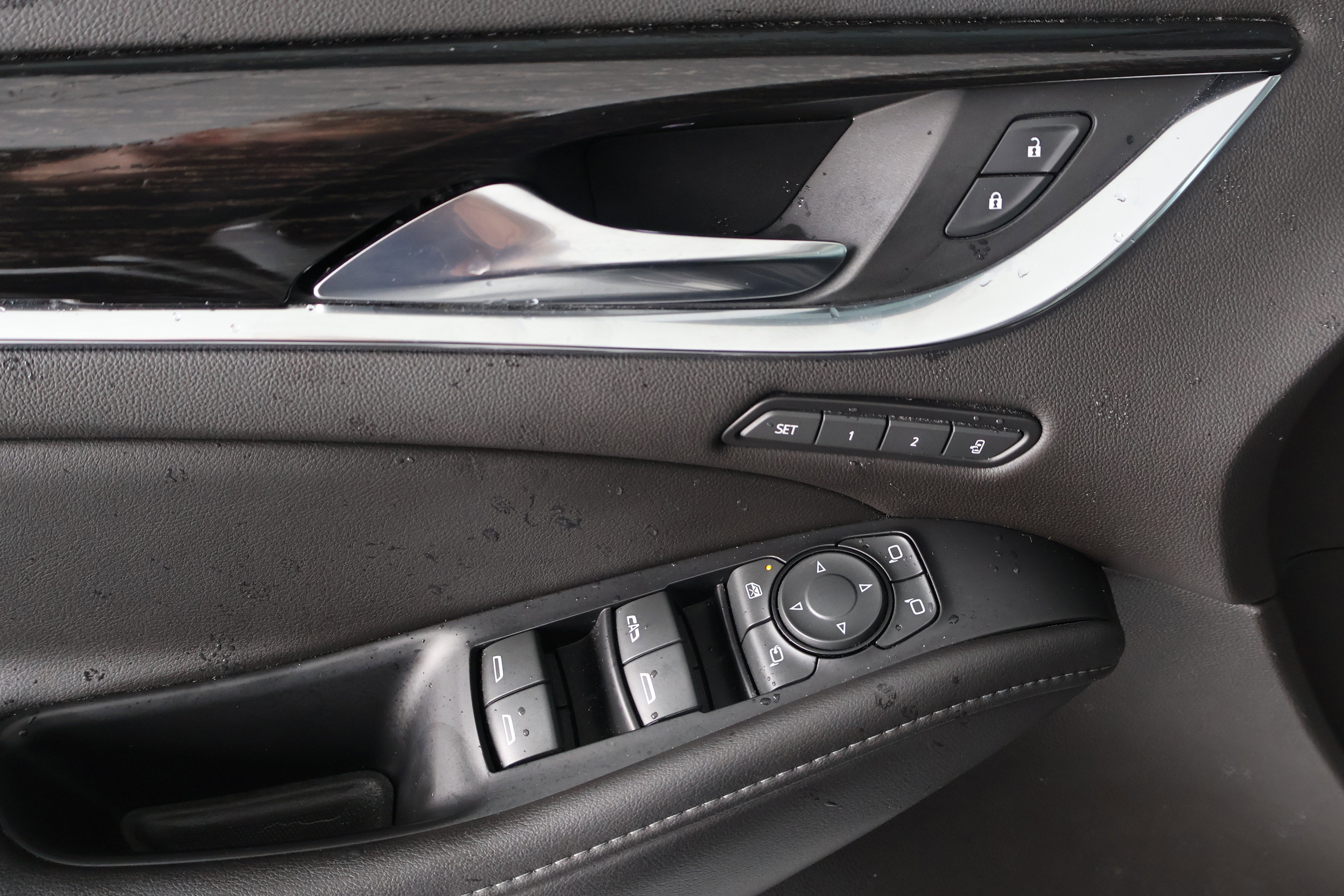 Used 2021 Buick Enclave Avenir w/ Avenir Technology Package image 34