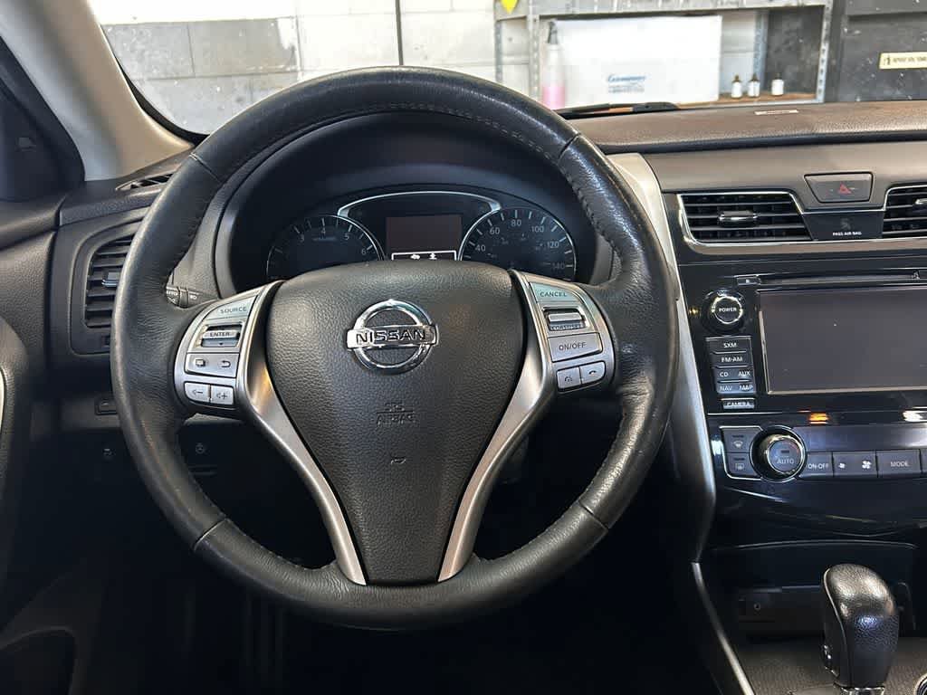 Used 2015 Nissan Altima 2.5 SL w/ Technology Package FWD image 16