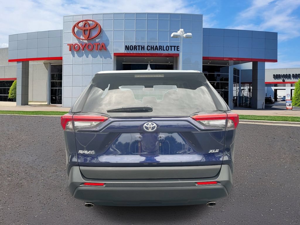Used 2021 Toyota RAV4 XLE w/ Convenience Package FWD image 7