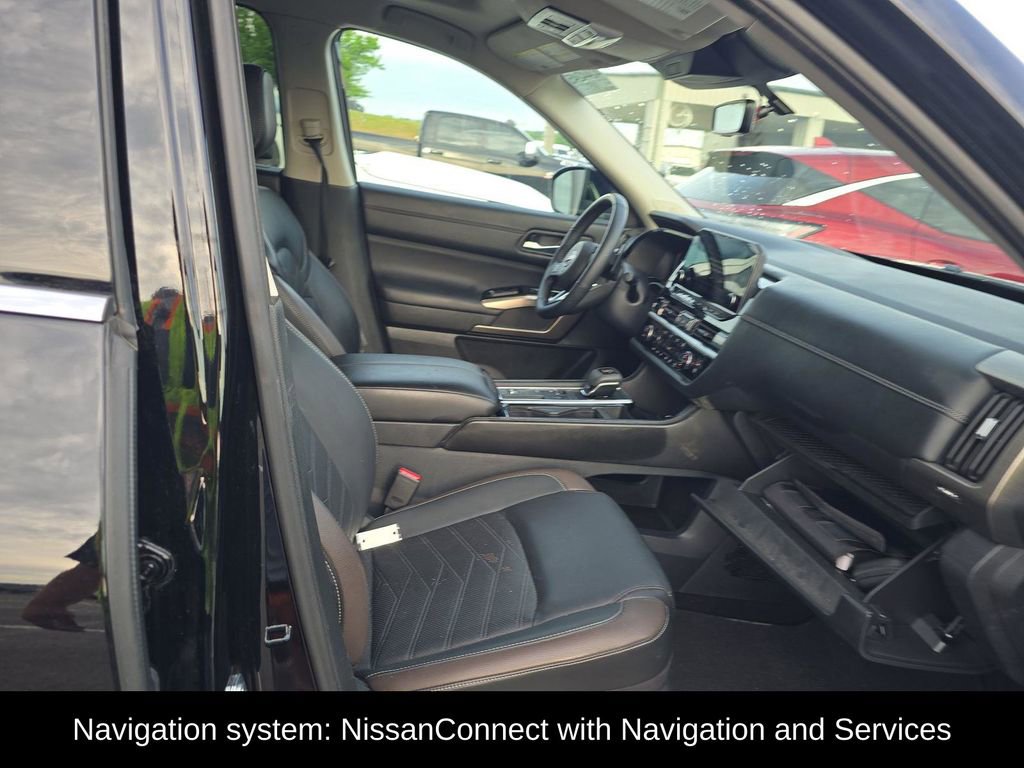 Used 2025 Nissan Pathfinder Platinum w/ Cargo Package FWD image 5