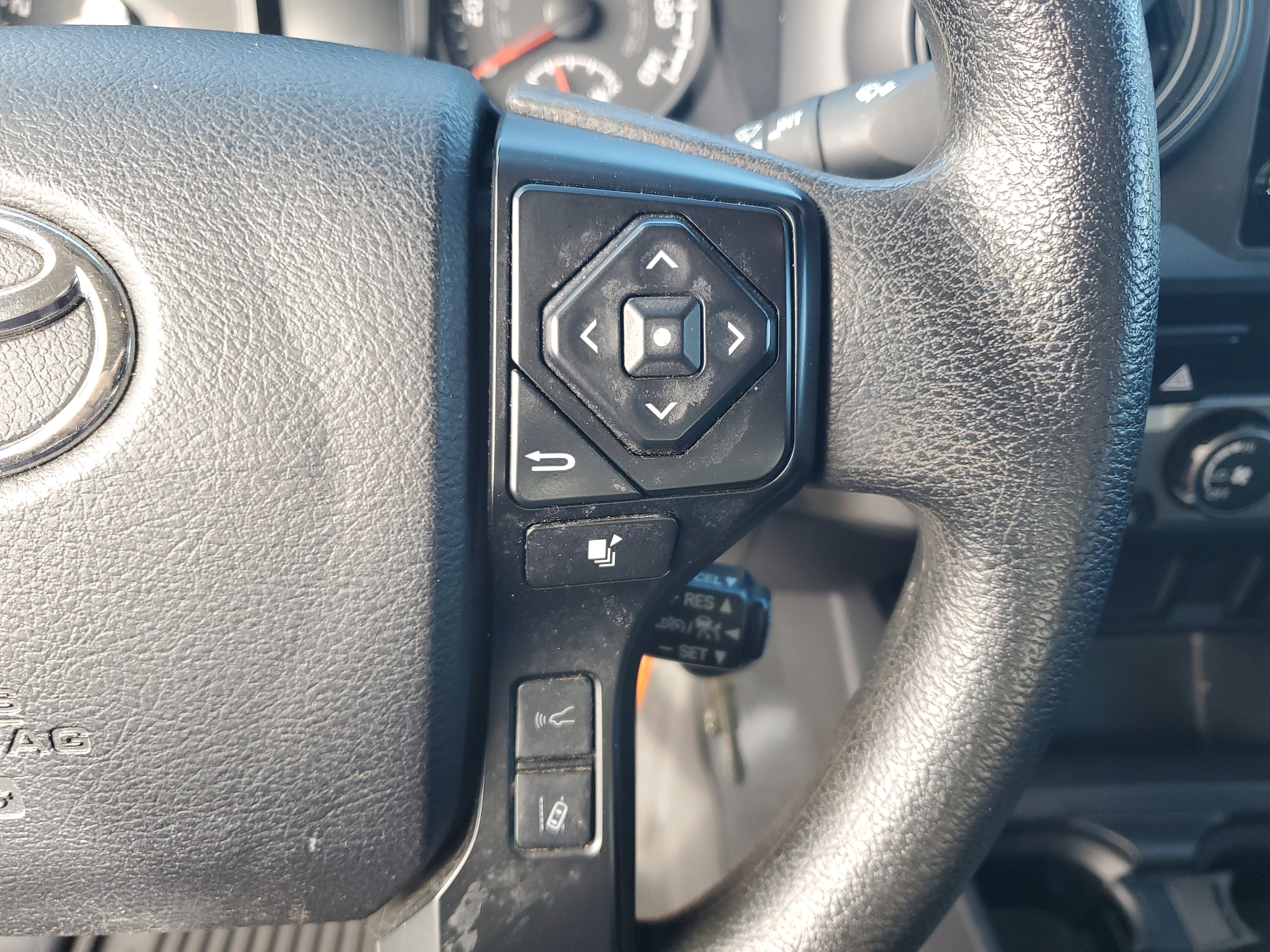 Used 2022 Toyota Tacoma SR image 16