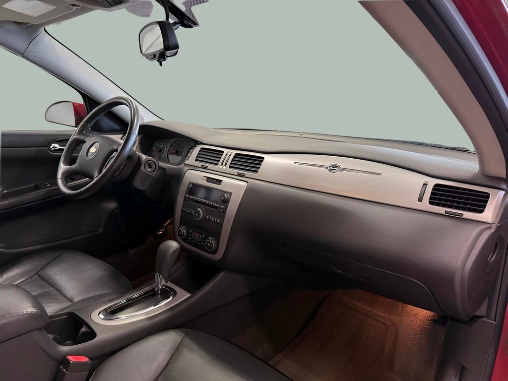 Used 2008 Chevrolet Impala LT w/ Luxury Edition Package FWD image 30