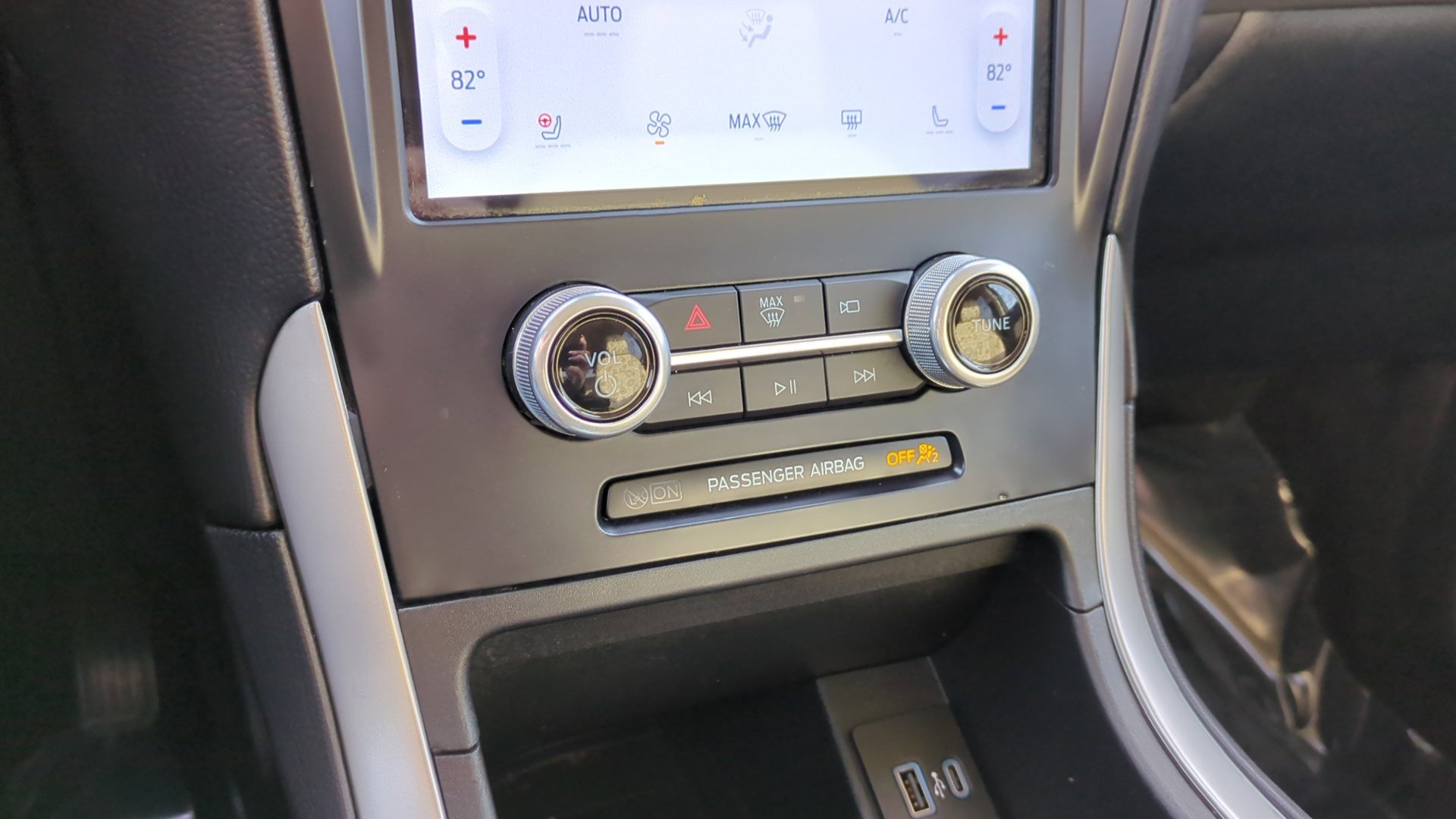 Used 2022 Ford Edge SEL w/ Convenience Package image 24