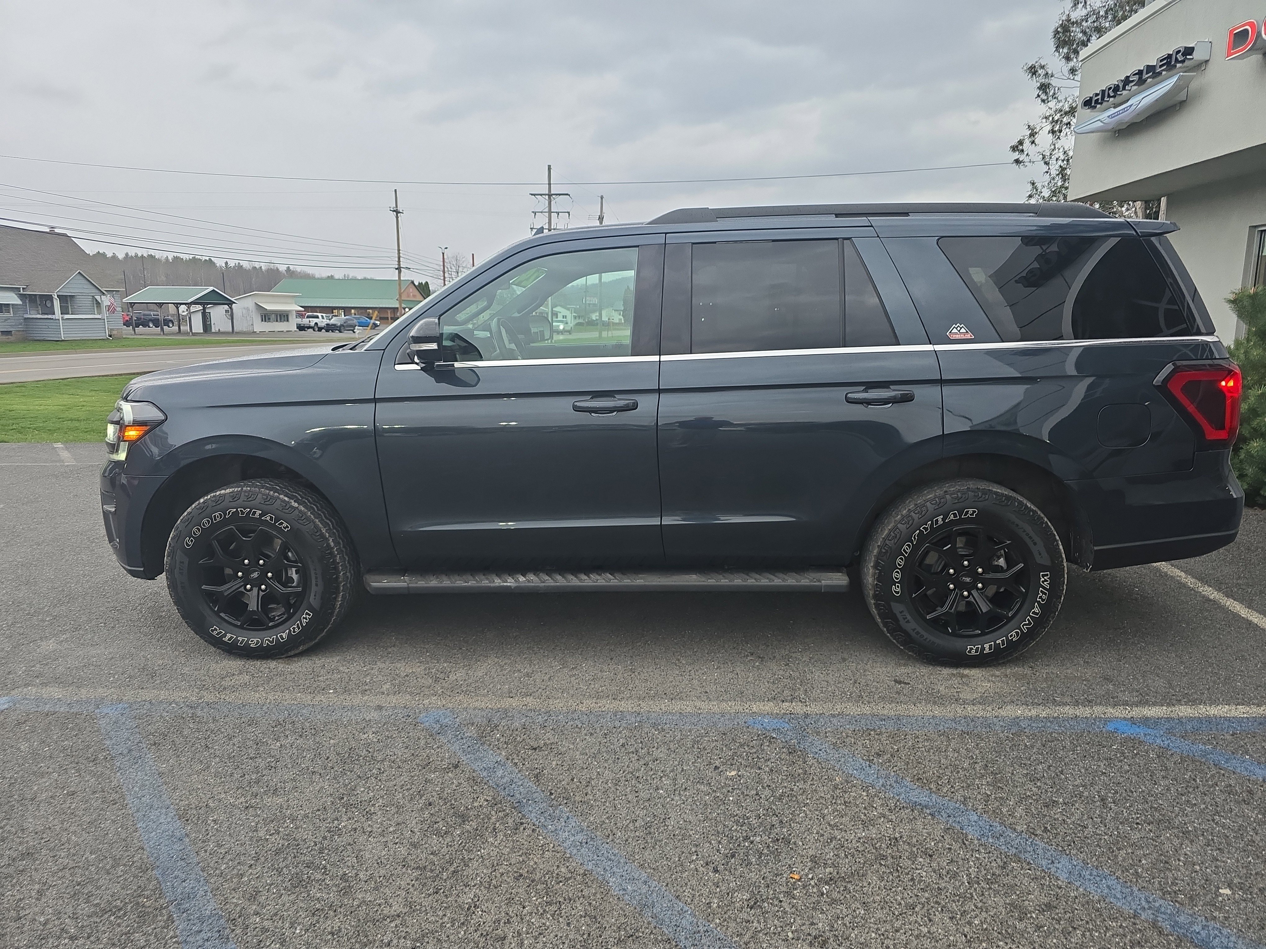 Used 2024 Ford Expedition Timberline image 7