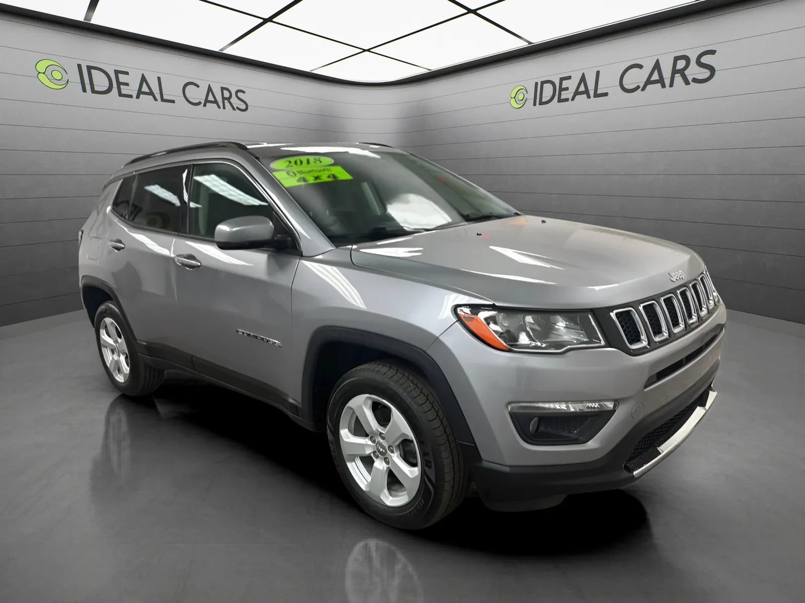 Used 2018 Jeep Compass Latitude w/ Popular Equipment Group AWD/4WD image 3