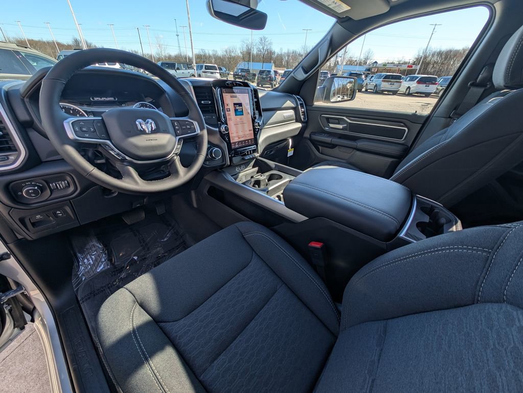 New 2026 RAM 1500 4x4 Crew Cab image 2