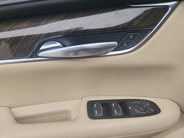 Used 2019 Cadillac XT5 FWD image 24