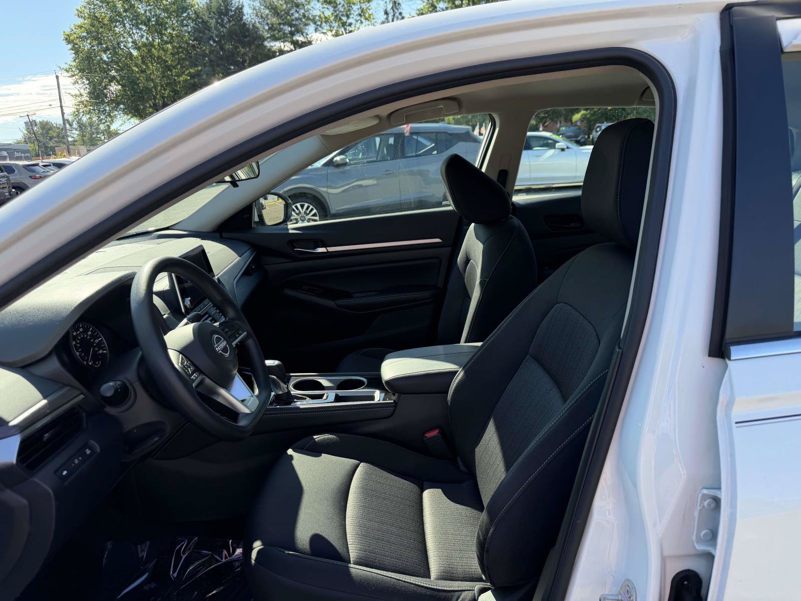 Used 2023 Nissan Altima 2.5 SV FWD image 13