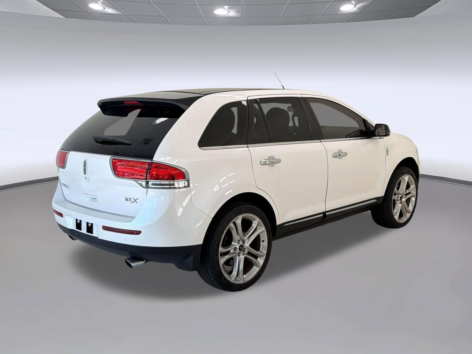 Used 2013 Lincoln MKX FWD image 9