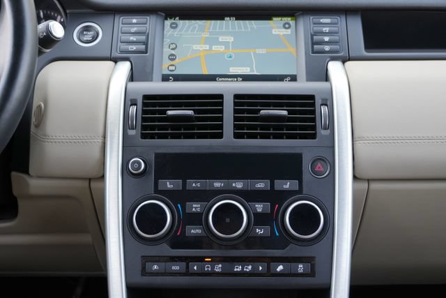 Used 2016 Land Rover Discovery Sport HSE AWD/4WD image 24