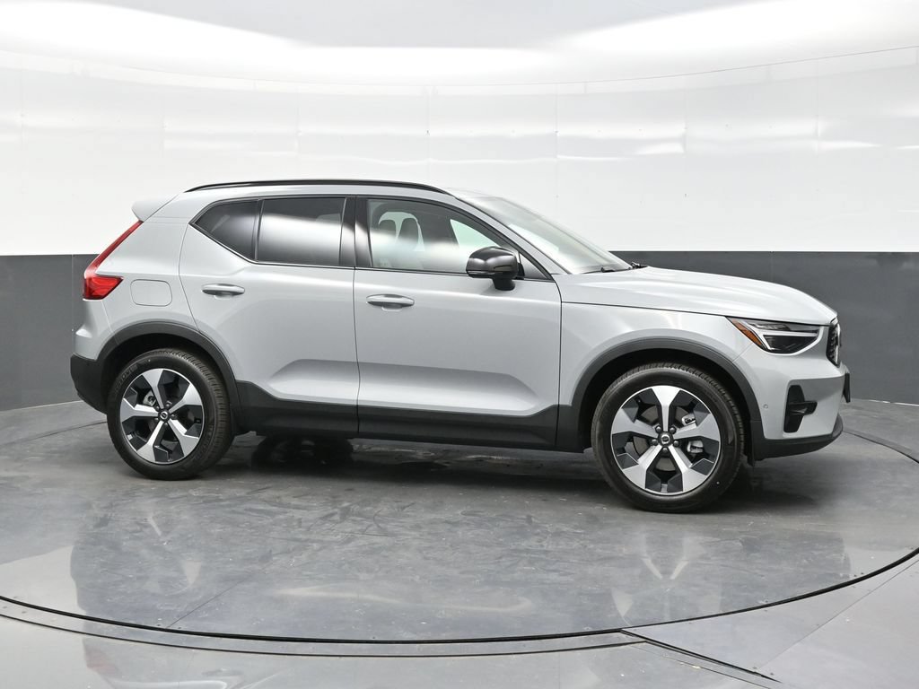 New 2026 Volvo XC40 B5 Plus w/ Protection Package Premier AWD/4WD image 8