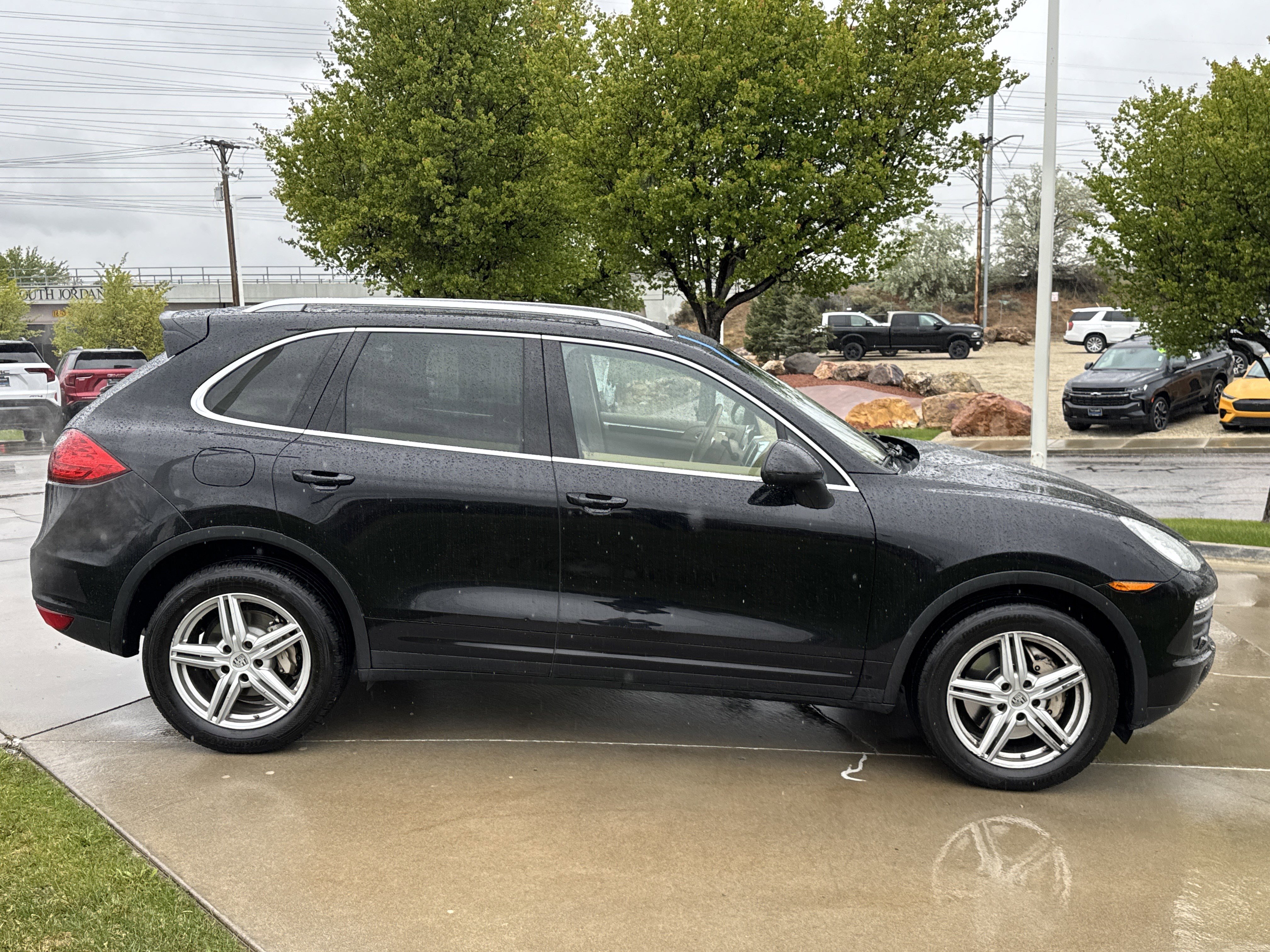 Used 2011 Porsche Cayenne S AWD/4WD image 6