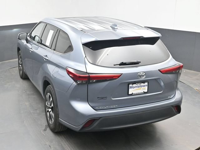 Used 2021 Toyota Highlander XLE FWD image 39