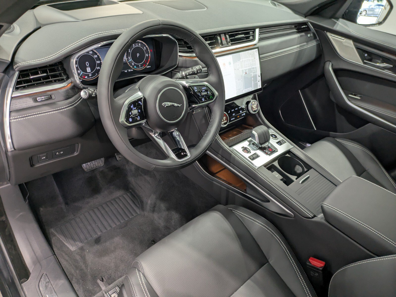 New 2026 Jaguar F-PACE R-Dynamic S AWD/4WD image 10