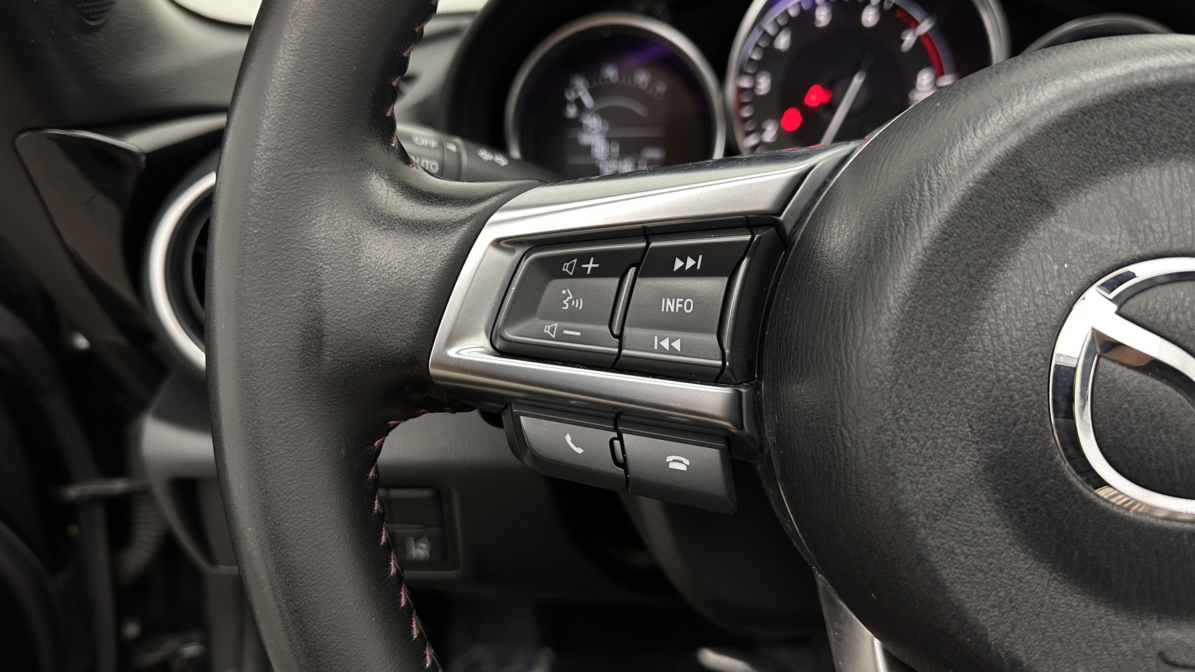 Used 2018 MAZDA MX-5 Miata Grand Touring image 15