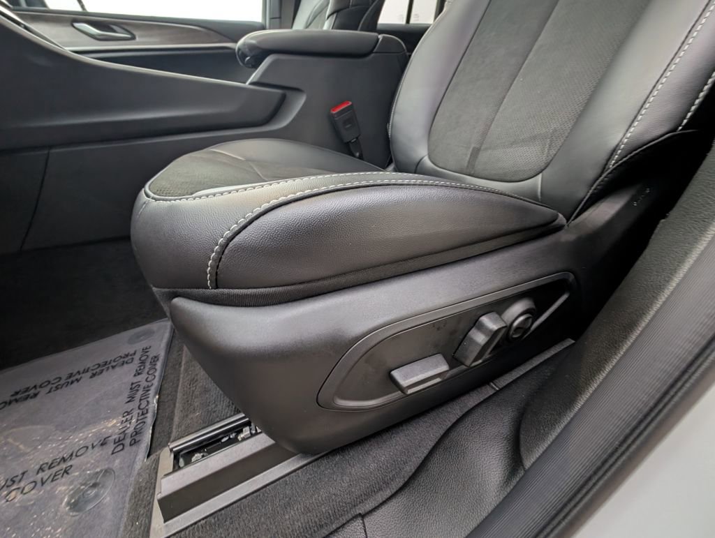 New 2026 Jeep Grand Cherokee Altitude image 14