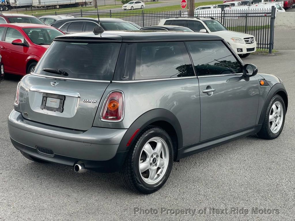 Used 2010 MINI Cooper Hardtop image 6