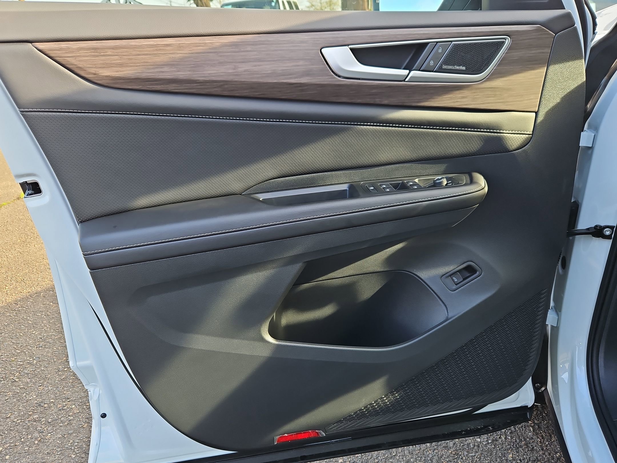 New 2026 Volkswagen Atlas SEL Premium R-Line image 9