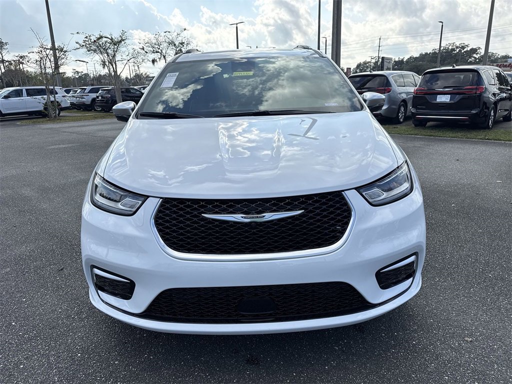 New 2026 Chrysler Pacifica Pinnacle image 8