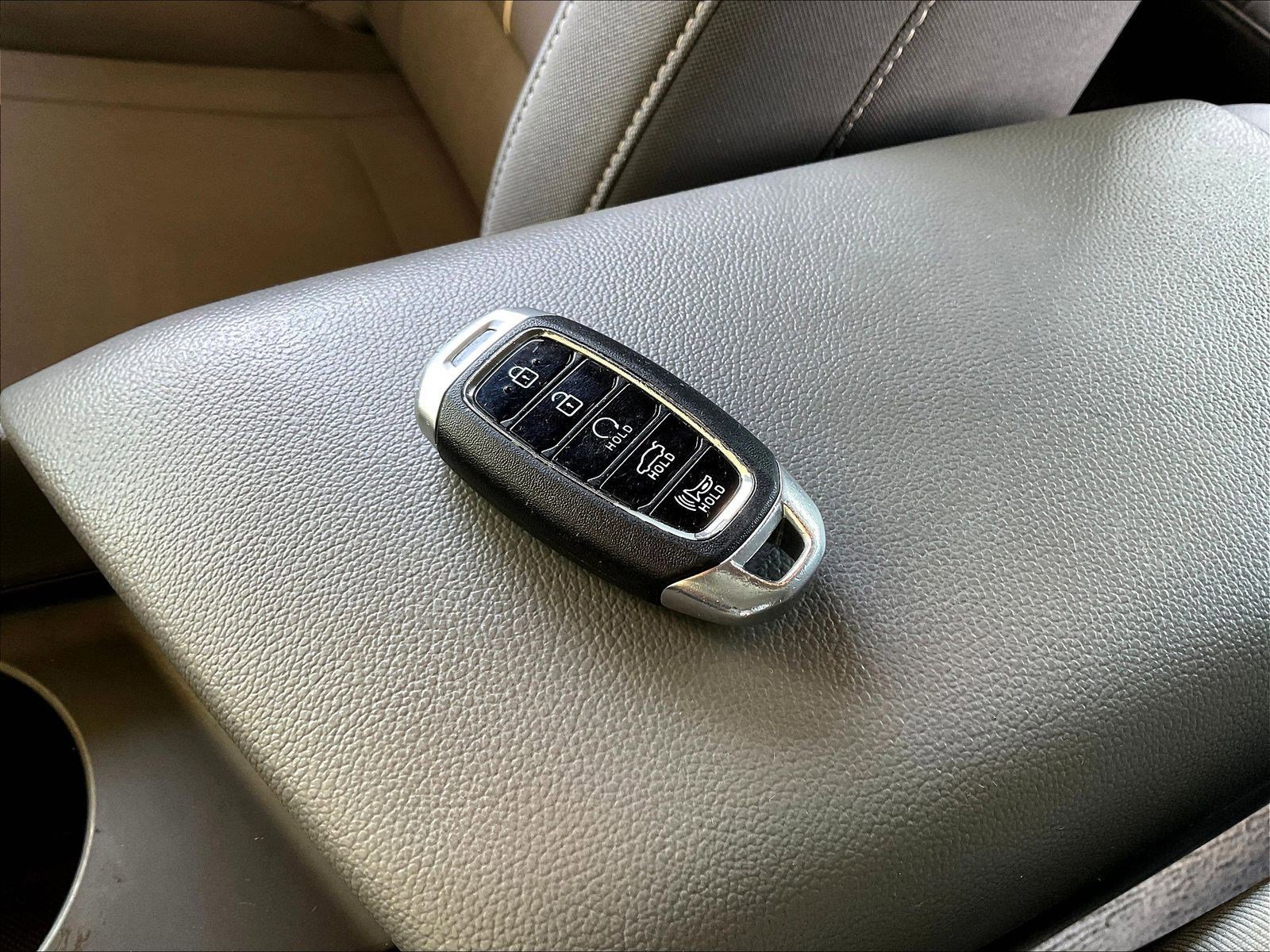 Used 2022 Hyundai Elantra SEL FWD image 31