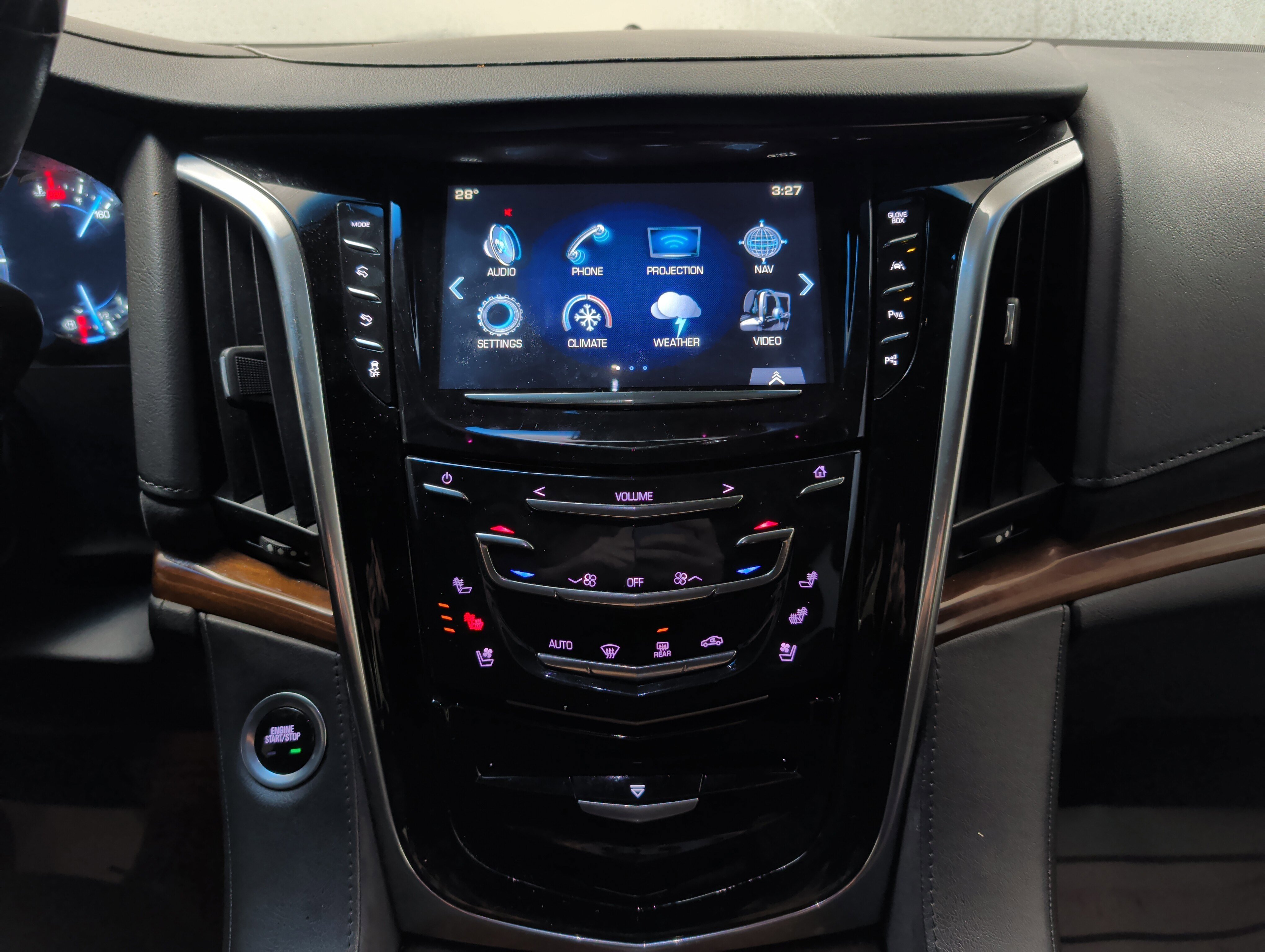 Used 2019 Cadillac Escalade ESV Premium Luxury image 12