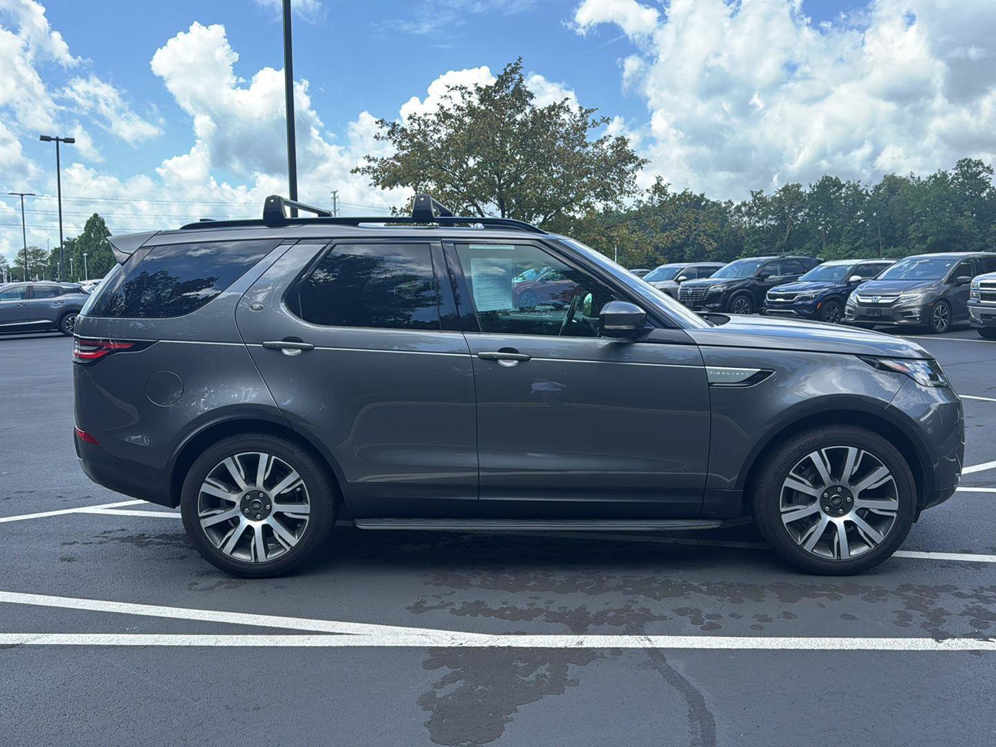 Certified 2019 Land Rover Discovery HSE AWD/4WD image 4