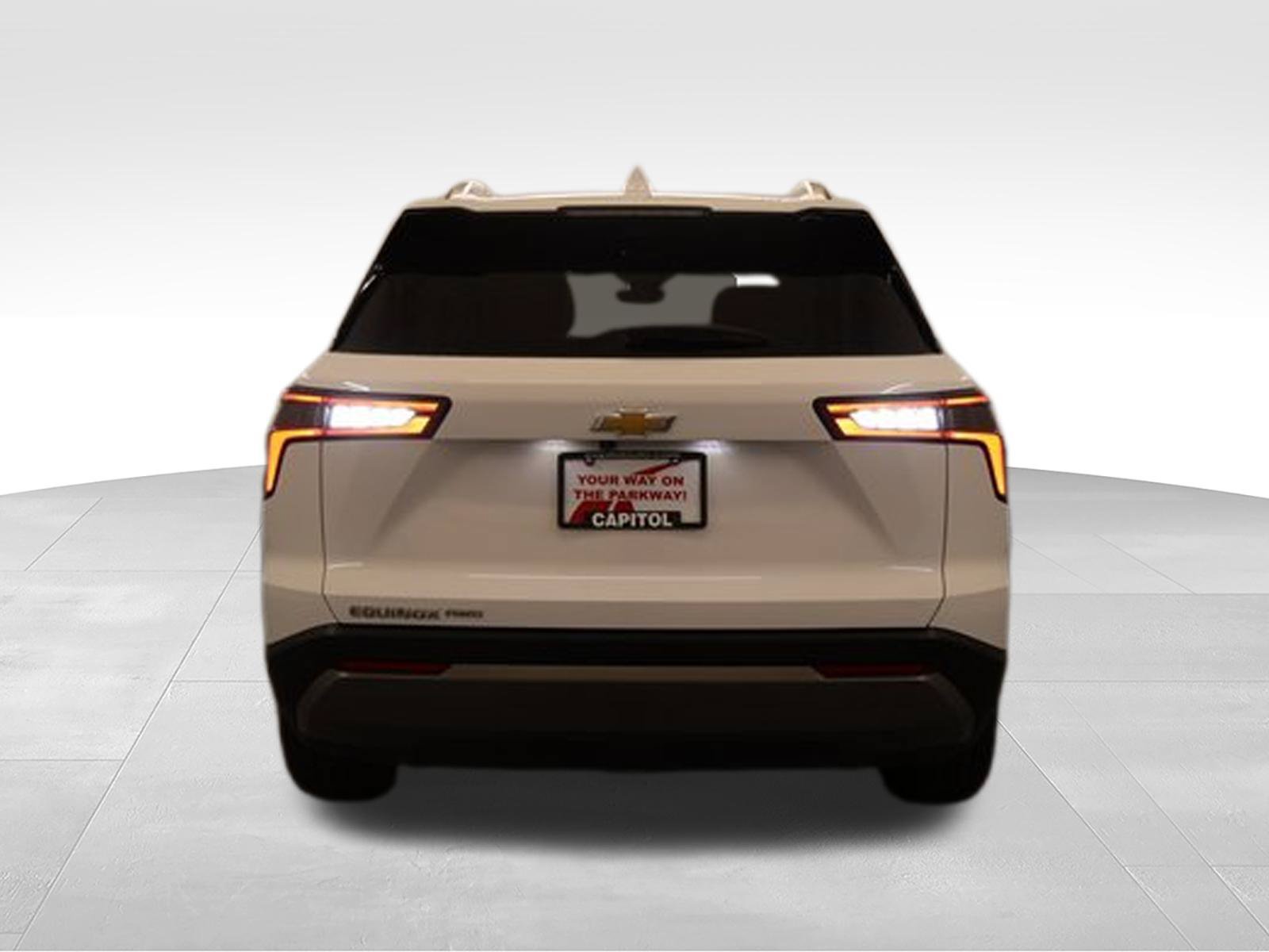 Used 2025 Chevrolet Equinox LT w/ Convenience Package II AWD/4WD image 3
