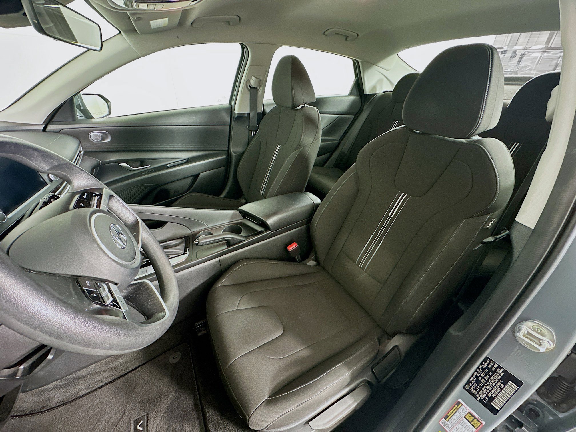 Used 2023 Hyundai Elantra SEL image 13