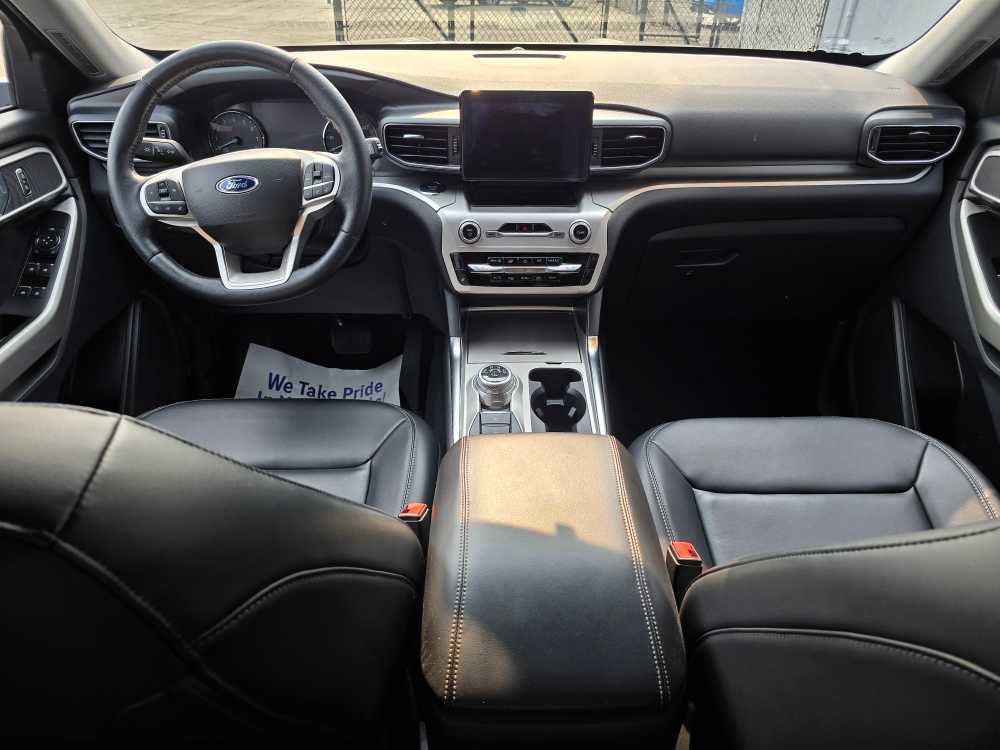 Used 2022 Ford Explorer XLT w/ Equipment Group 202A image 40