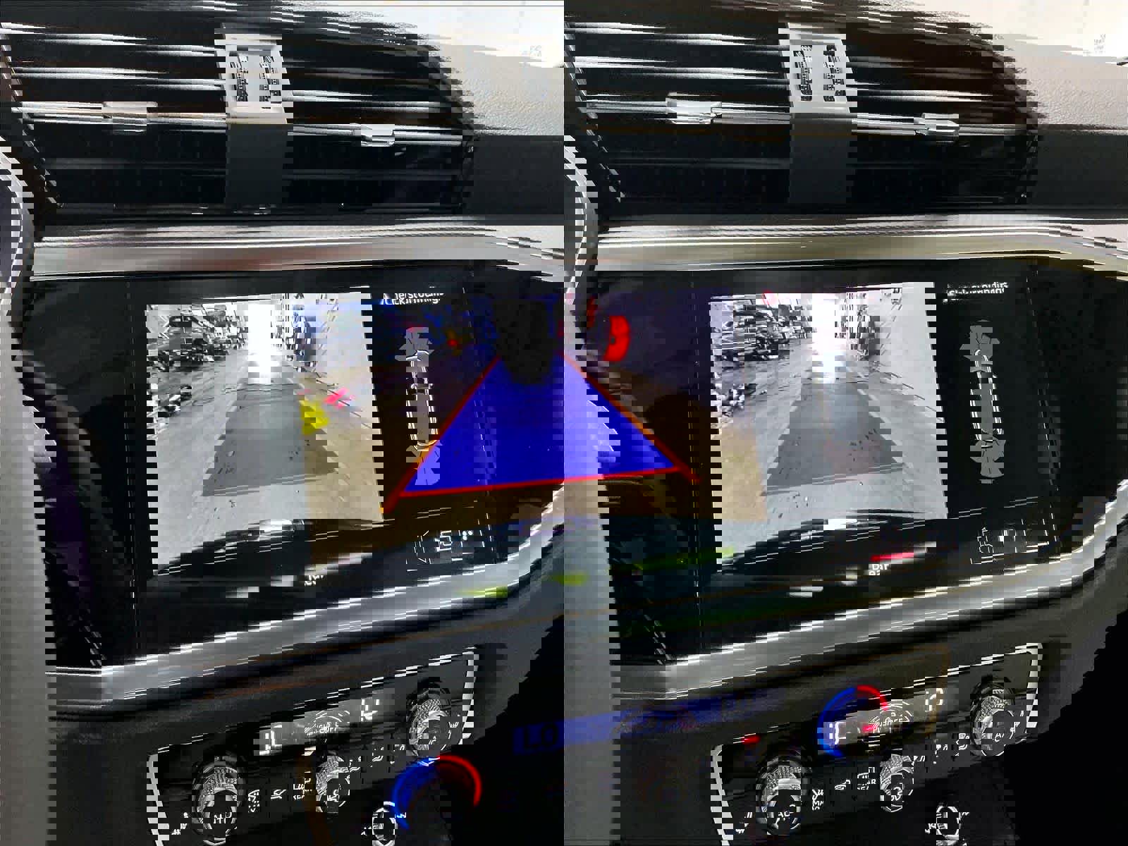 Certified 2025 Audi Q3 2.0T Premium w/ Convenience Package image 23