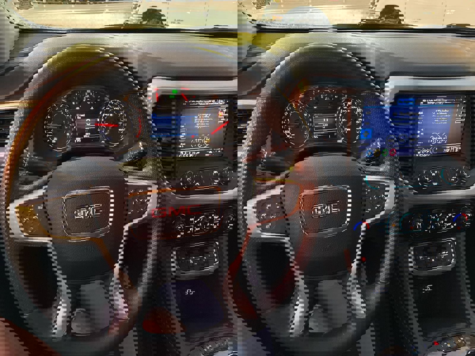 Used 2023 GMC Acadia SLE w/ Driver Convenience Package image 24