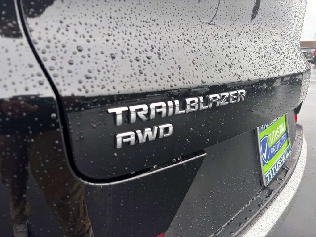 Used 2025 Chevrolet TrailBlazer LT image 32