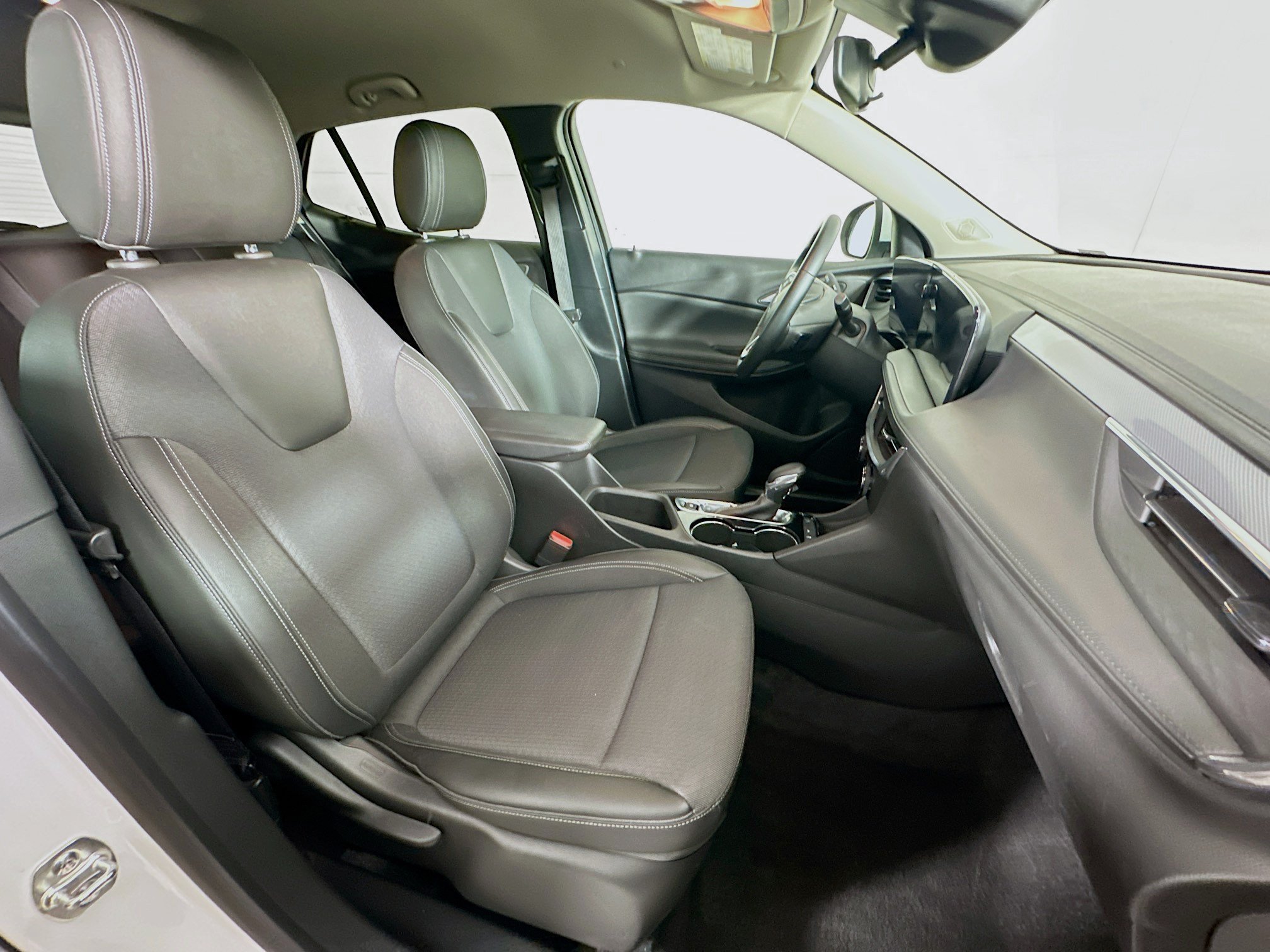 Used 2025 Buick Encore GX Preferred FWD image 29