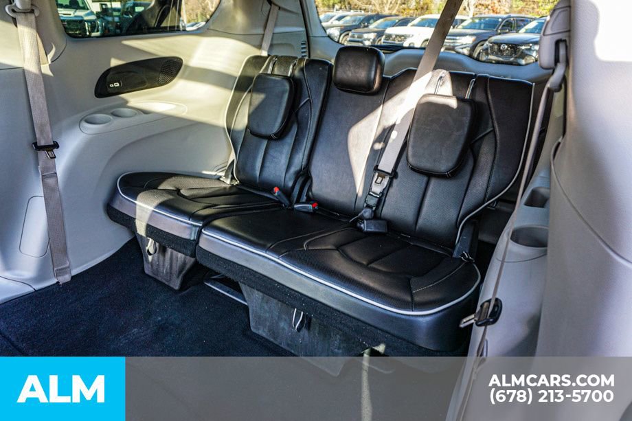Used 2023 Chrysler Pacifica Limited FWD image 22