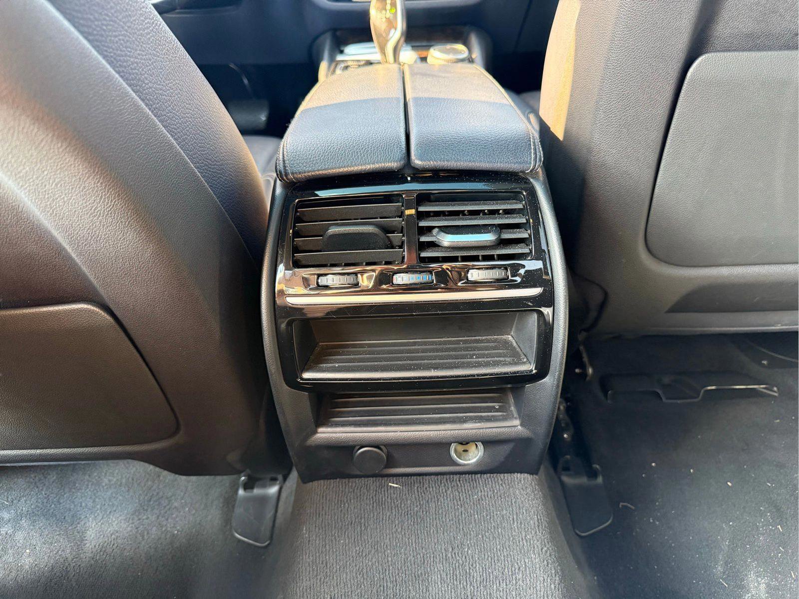 Used 2018 BMW 530i xDrive image 11