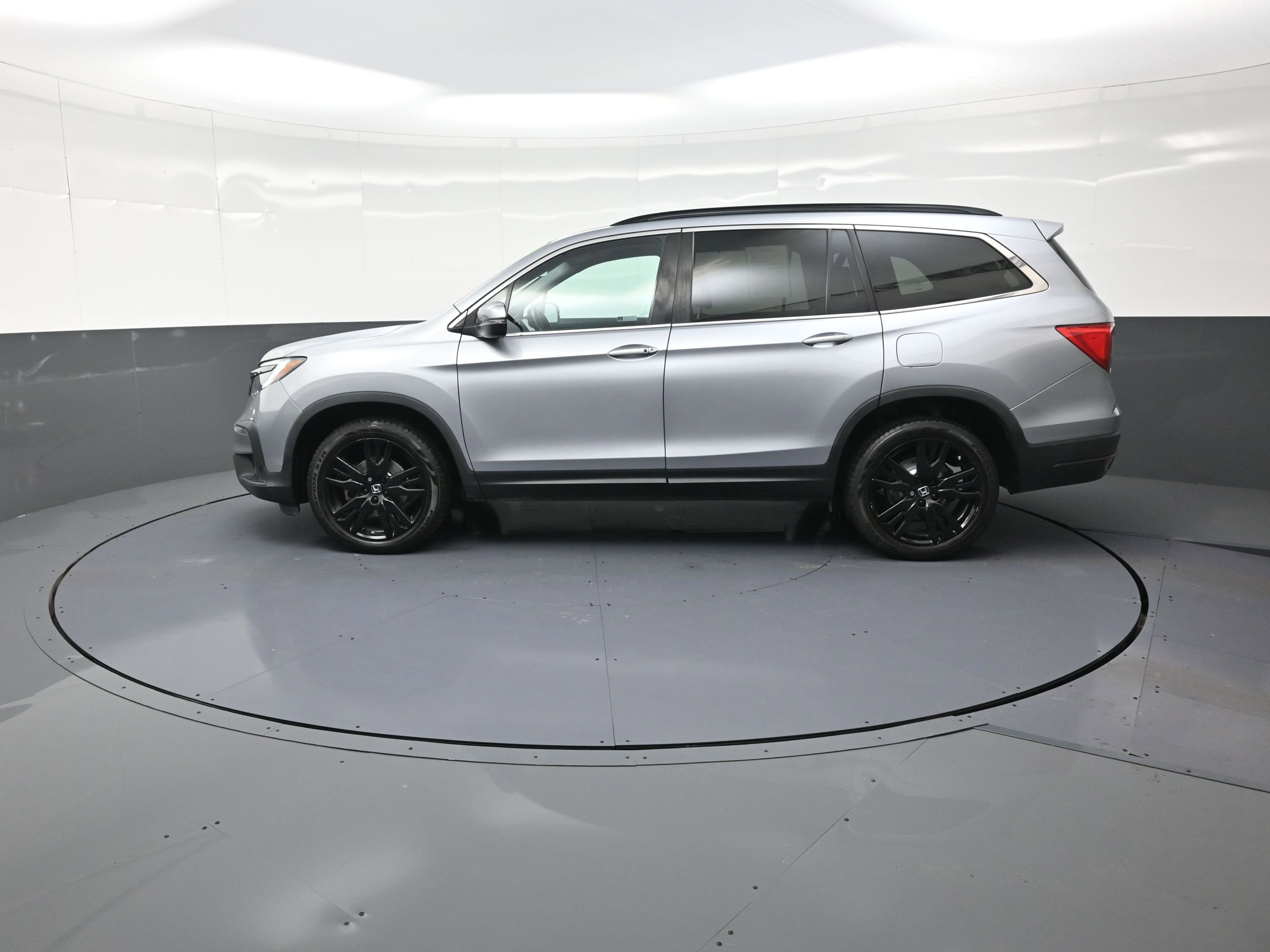 Used 2021 Honda Pilot Special Edition image 2