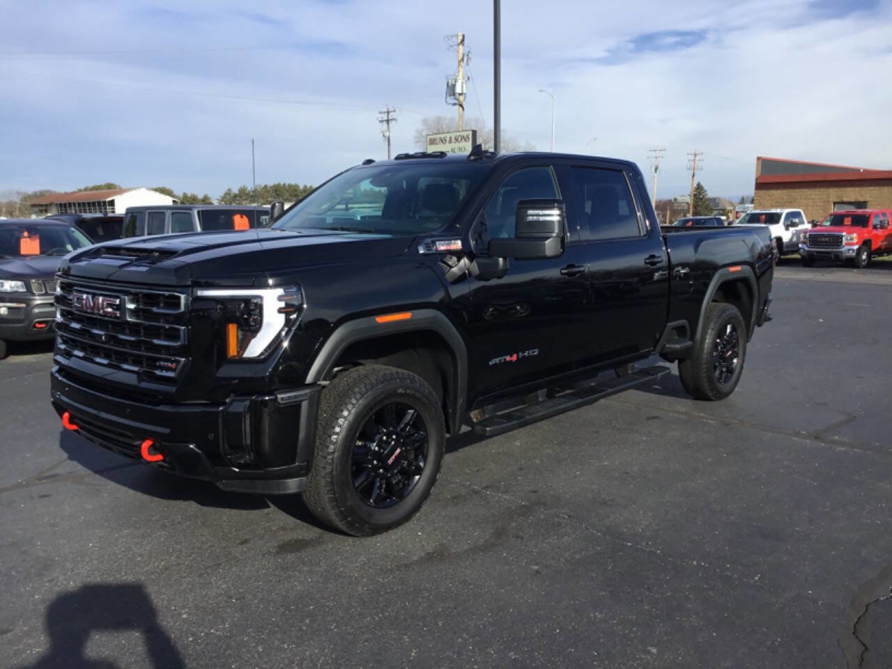 Used 2025 GMC Sierra 2500 AT4 image 1