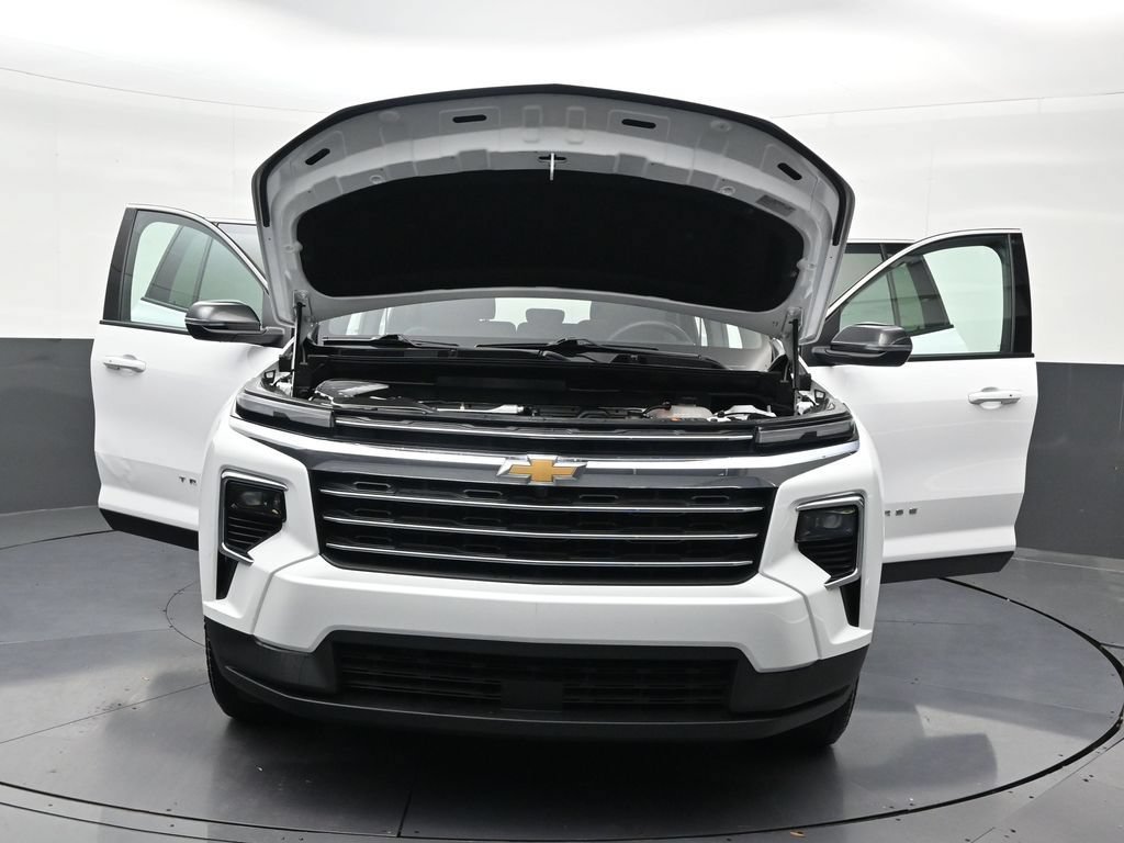Used 2025 Chevrolet Traverse LT FWD image 38