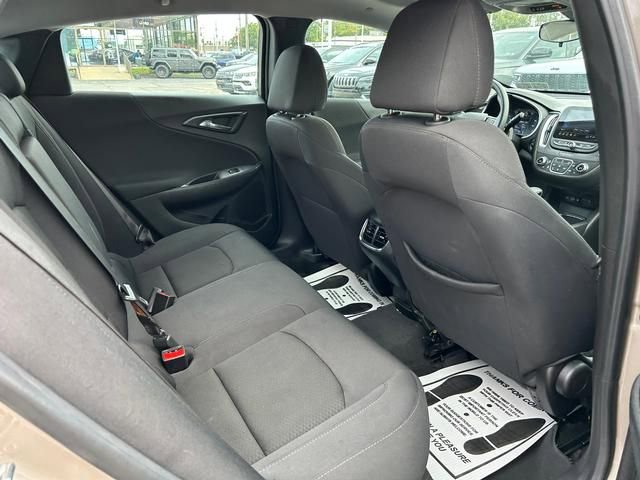 Used 2024 Chevrolet Malibu LT image 28