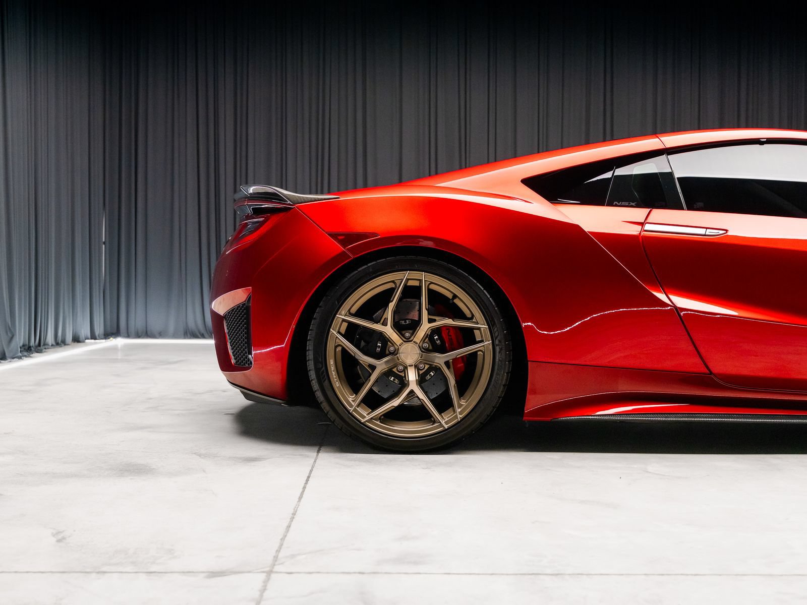 Used 2017 Acura NSX AWD/4WD image 31