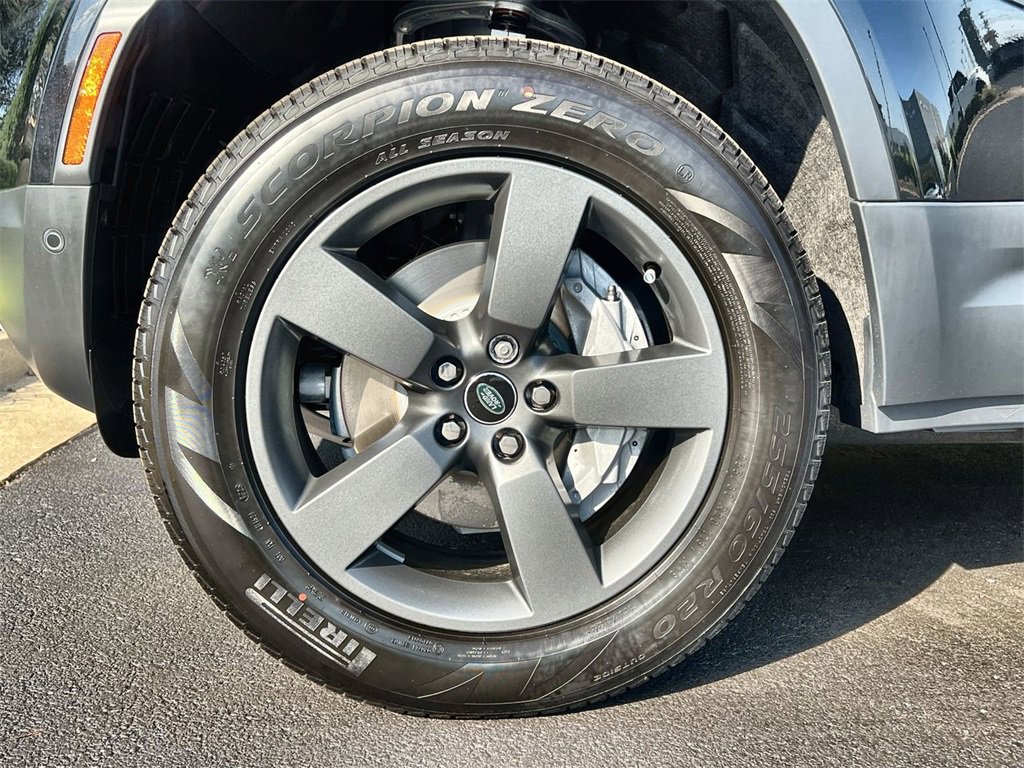 Used 2025 Land Rover Defender 110 S image 10