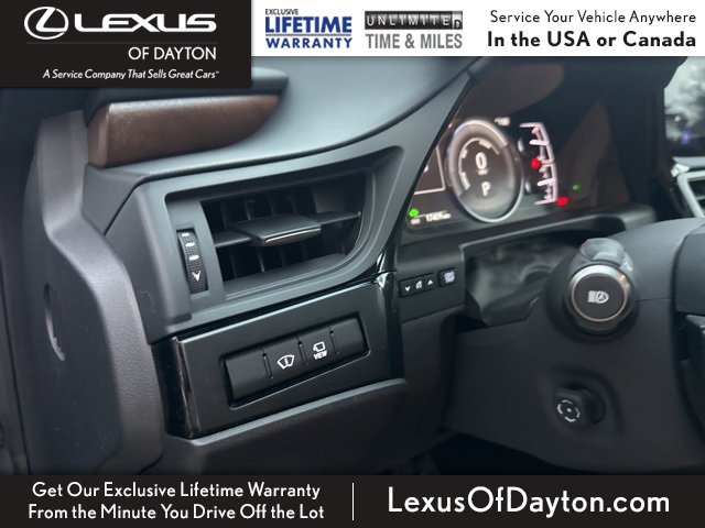 Used 2025 Lexus ES 300h w/ Luxury Package image 14