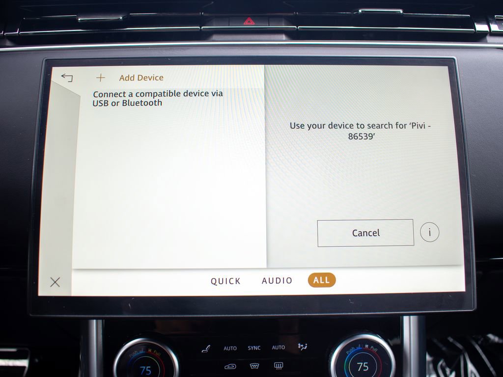 Used 2023 Land Rover Range Rover Long Wheelbase SE image 31